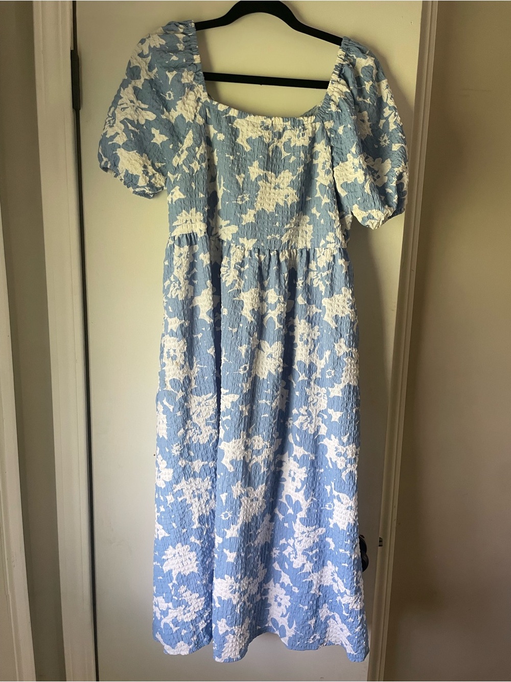 Time and Tru Blue and White Floral Puff-Sleeve Dress